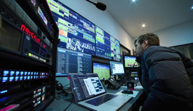Postazione tecnica Vivid Broadcast per produzione remota con tecnologia Calrec